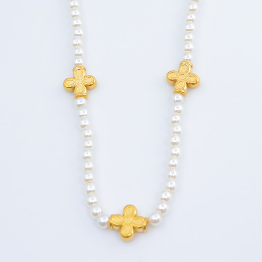 Necklace Pérolas Douradas